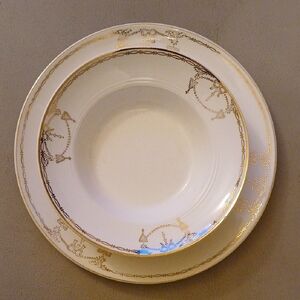 Commidore By Salem White and Gold Dinnerware